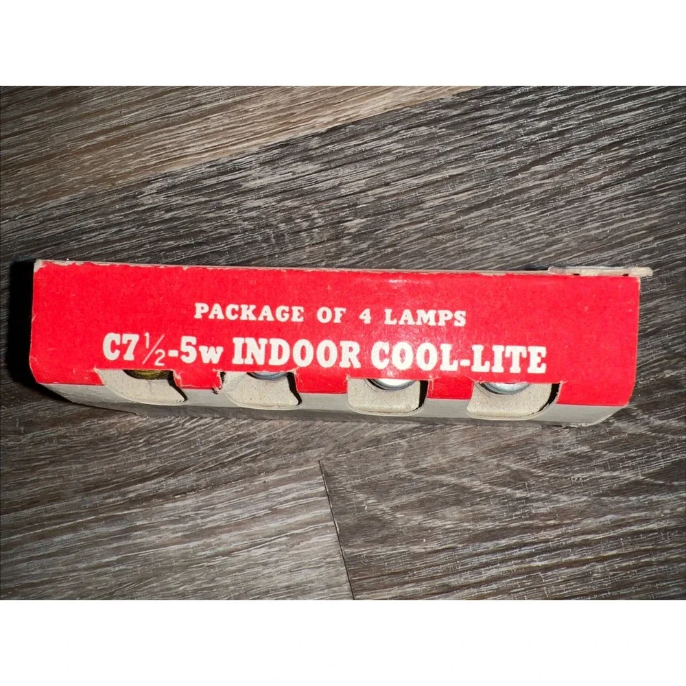 VINTAGE TRIM-A-TREE C7.5-5W INDOOR REPLACEMENT BULBS LAMPS 1 PACK OF 4 Christmas